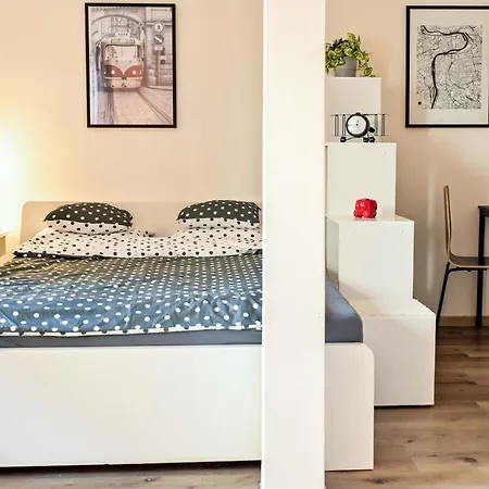 Modern Apartment Krymska & Francouzska Street Prague Exterior photo