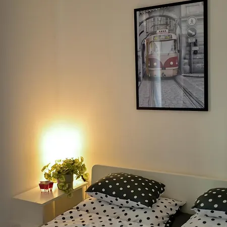Modern Apartment Krymska & Francouzska Street Prague Exterior photo