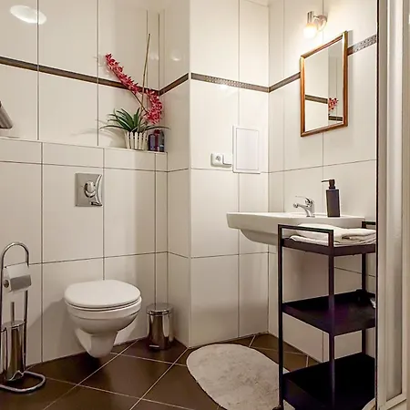 Modern Apartment Krymska & Francouzska Street Prague Exterior photo
