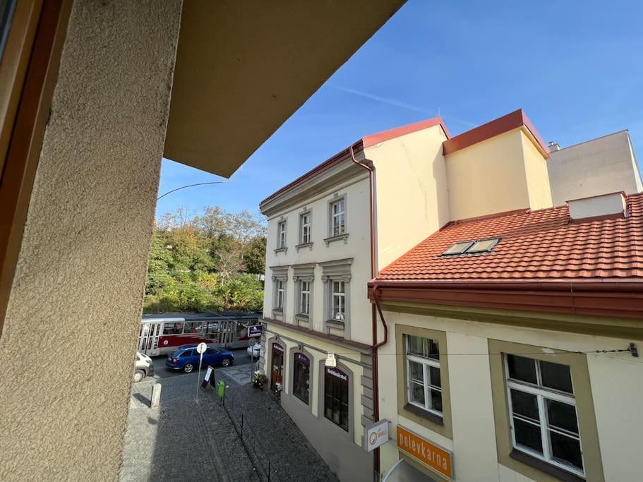 Modern Krymska & Francouzska Street Apartment Prague