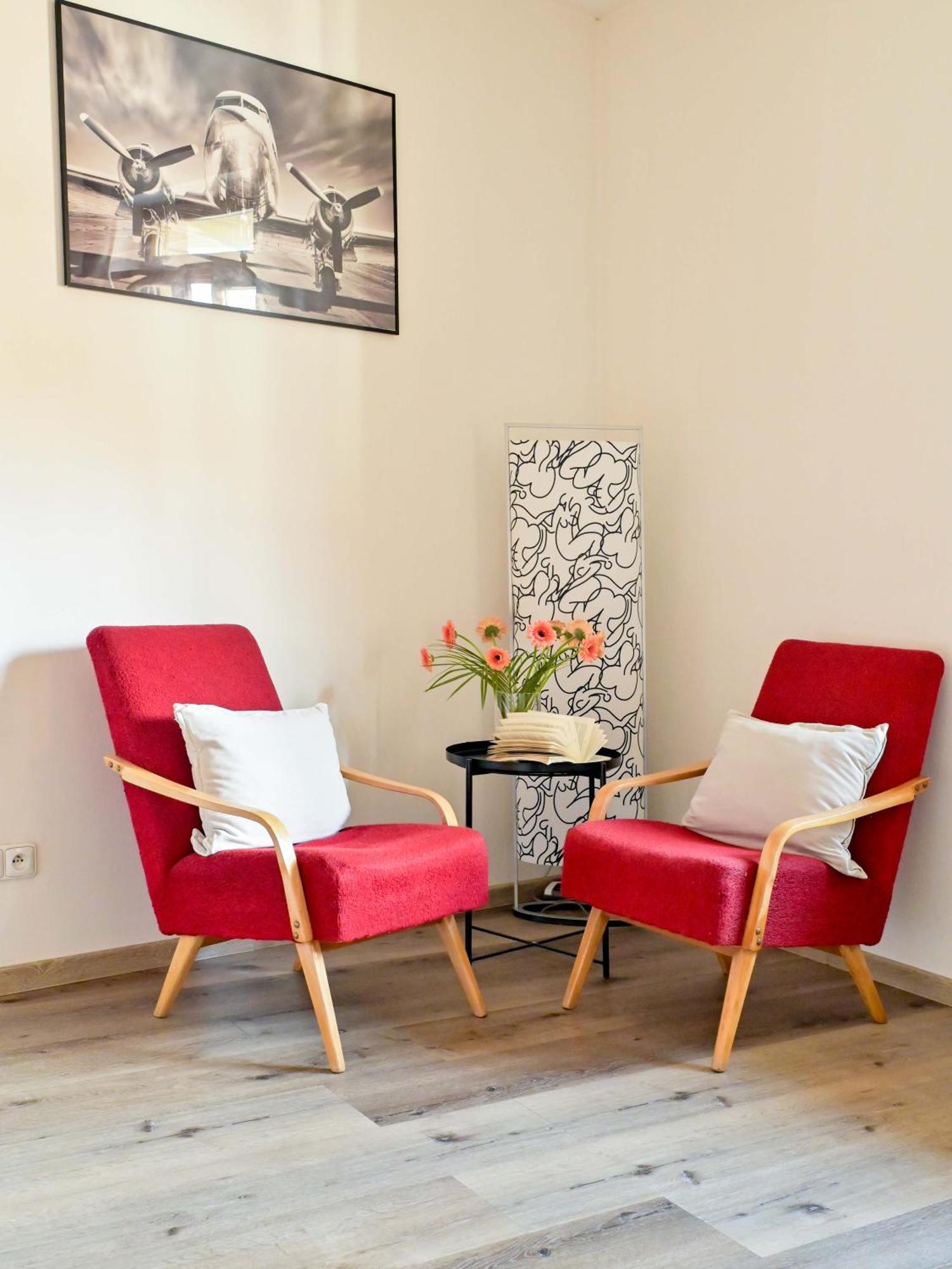 Modern Krymska & Francouzska Street Апартаменты